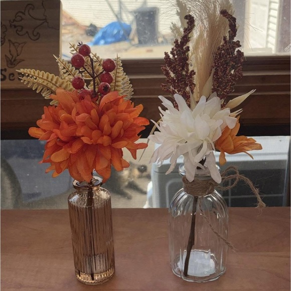 Other - 5/$15 Orange and White Floral Arrangement Set